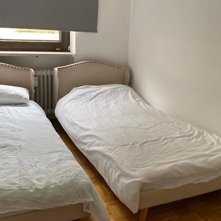 Lovely 3 In With 85 Inch Tv Apartament